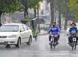 Life in Karachi is disrupted by heavy rain