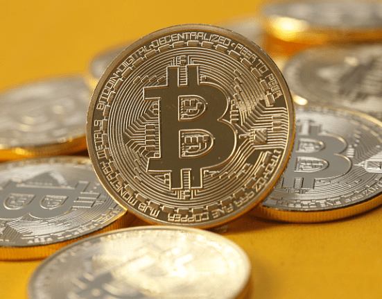 Bitcoin surpasses $20,000 as the US dollar declines