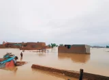 As the number of flood victims exceeds 1,500, disease spreads in Pakistan