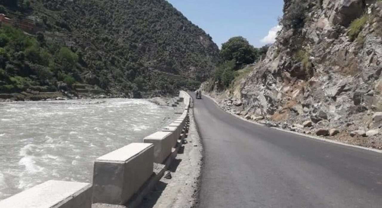 Bahrain-kalam Road in Swat Valley is now accessible to vehicles